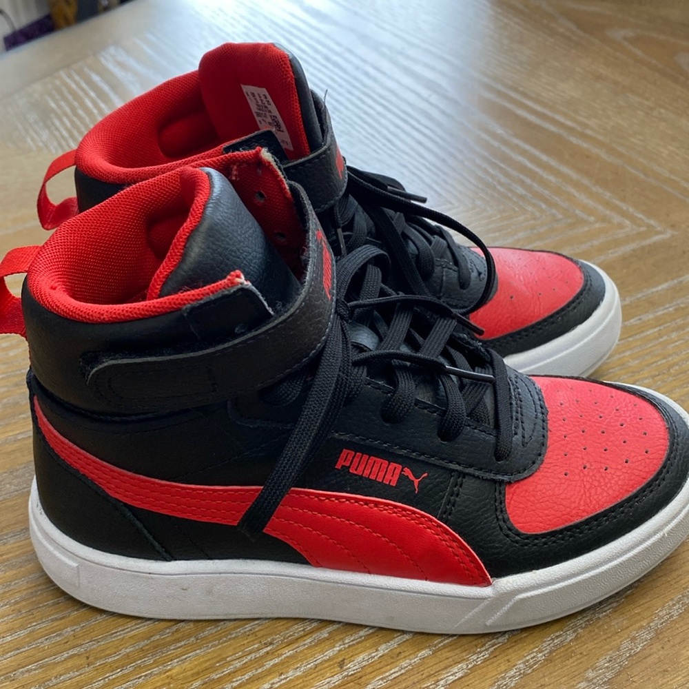 Boys Puma basketball sneakers